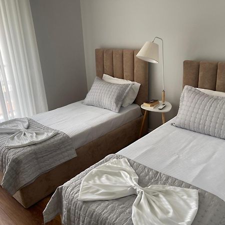 New Bazaar, Grand Apartment Tirana Eksteriør billede
